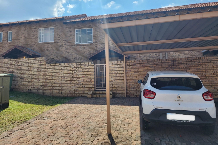 To Let 4 Bedroom Property for Rent in Cashan North West